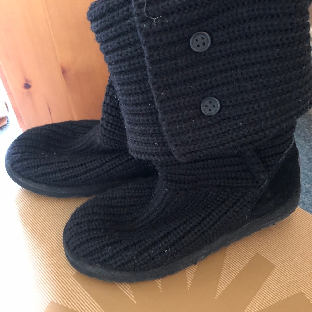 Cardi UGG boot